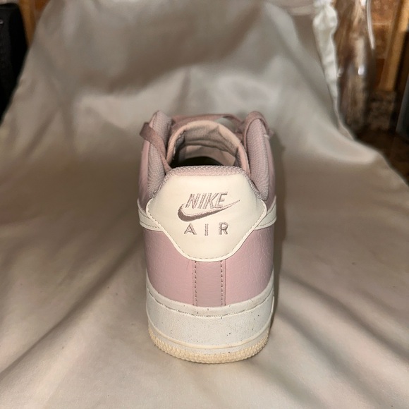 NIKE WOMENS Air Force 1 Low
Next Nature Platinum Violet Coconut 9.5 - Picture 6 of 11